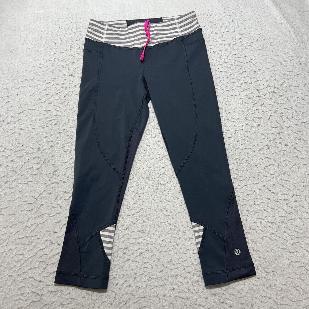 LuluLemon Athletica Women's 4 Capri Length Wet Dry Warm Leggings Gray Yoga Pants